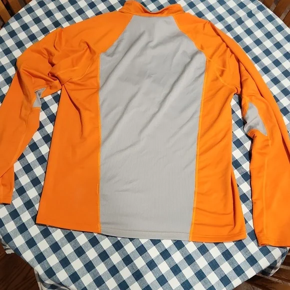 The North Face 1/4 Zip - Large - Picture 8 of 9